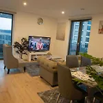 Jgb 2-Bed Apartment In London
